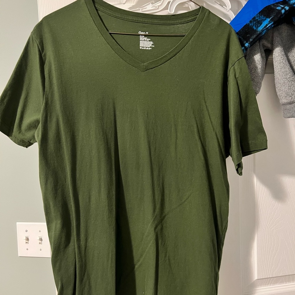 Green and Taupe Gap T-shirt
